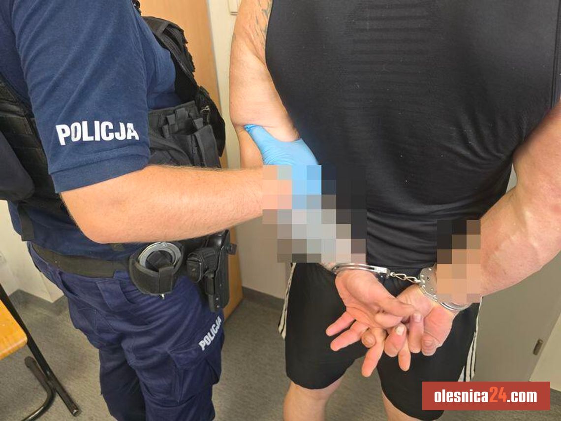 Głośna muzyka sprowadziła policję. W mieszkaniu 46-latka znaleziono narkotyki Głośna muzyka sprowadziła policję. W mieszkaniu 46-latka znaleziono narkotyki