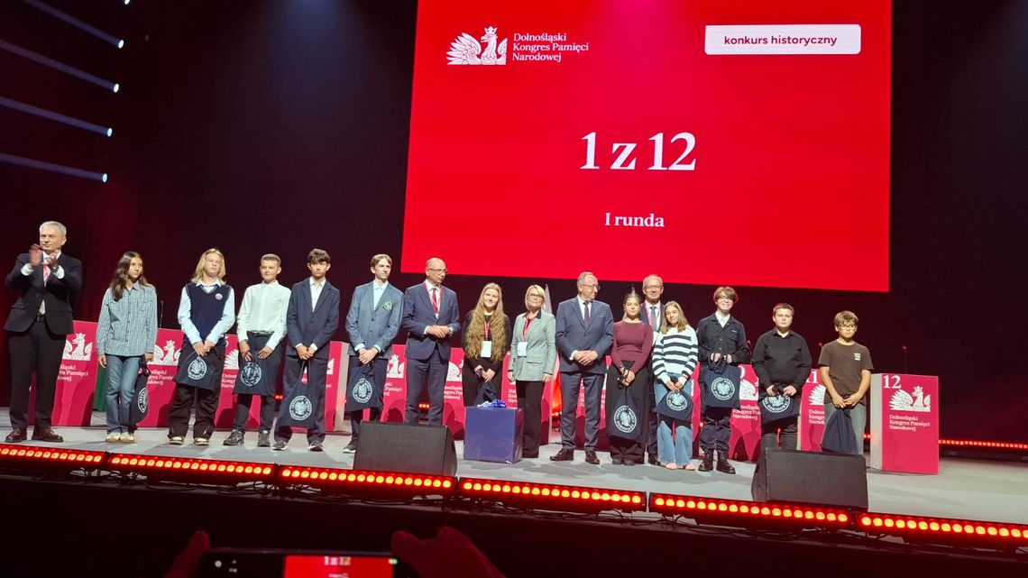 „Historia mówi przez pokolenia” – uczniowie Szkoły Podstawowej nr 7 wzięli udział w Dolnośląskim Kongresie Pamięci Narodowej „Historia mówi przez pokolenia” – uczniowie Szkoły Podstawowej nr 7 wzięli udział w Dolnośląskim Kongresie Pamięci Narodowej
