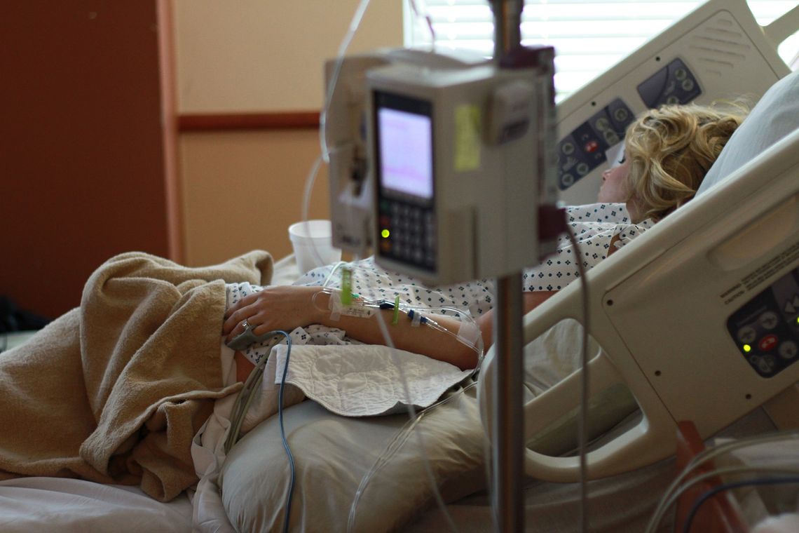 Hospitalizowani pacjenci z COVID-19 wymagają fizjoterapii