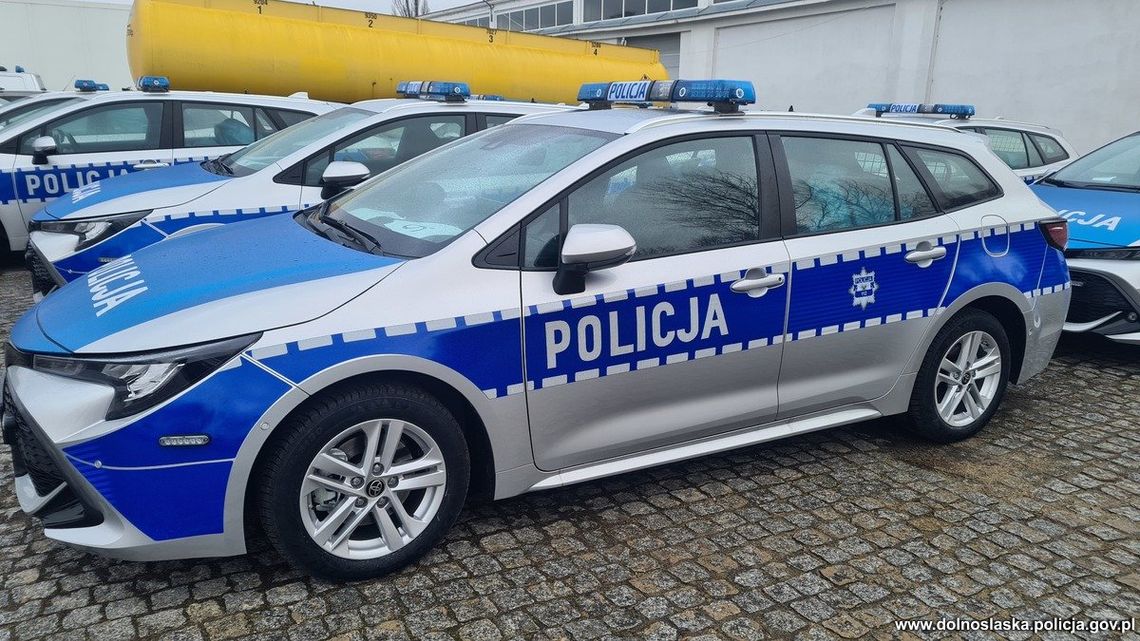 Hybrydowa toyota dla policji w Oleśnicy