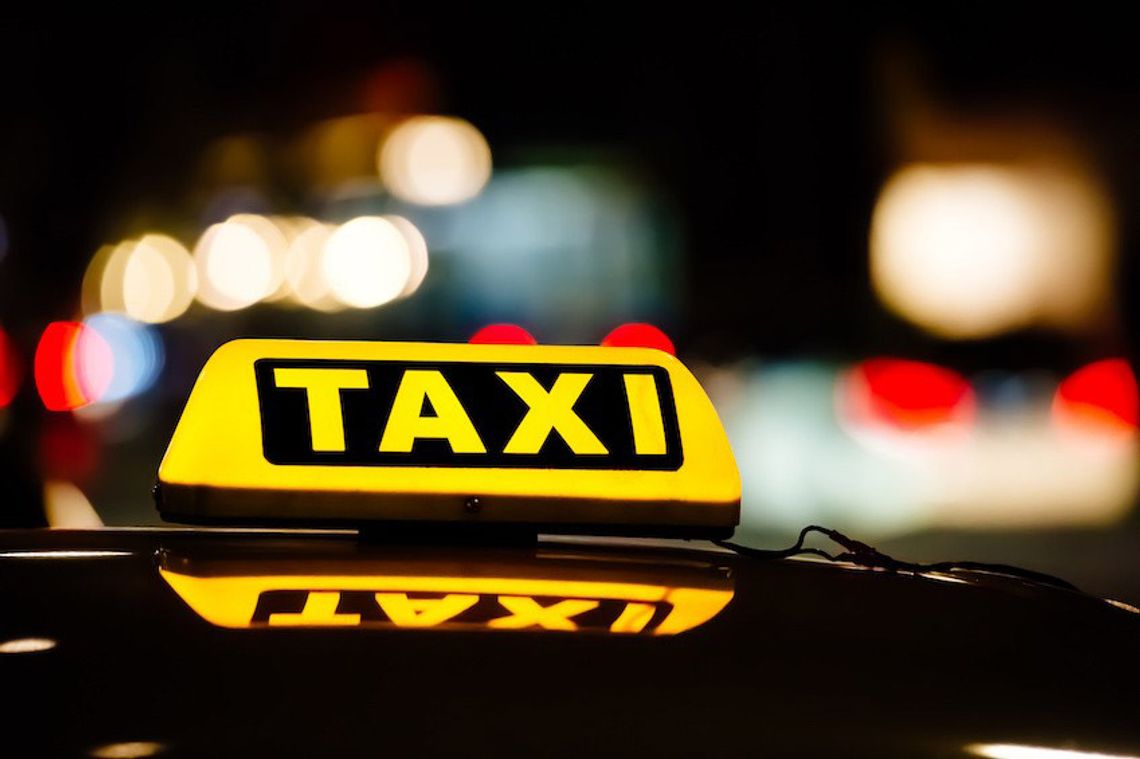 Ile trzeba mieć by móc jeździć na taksówce?