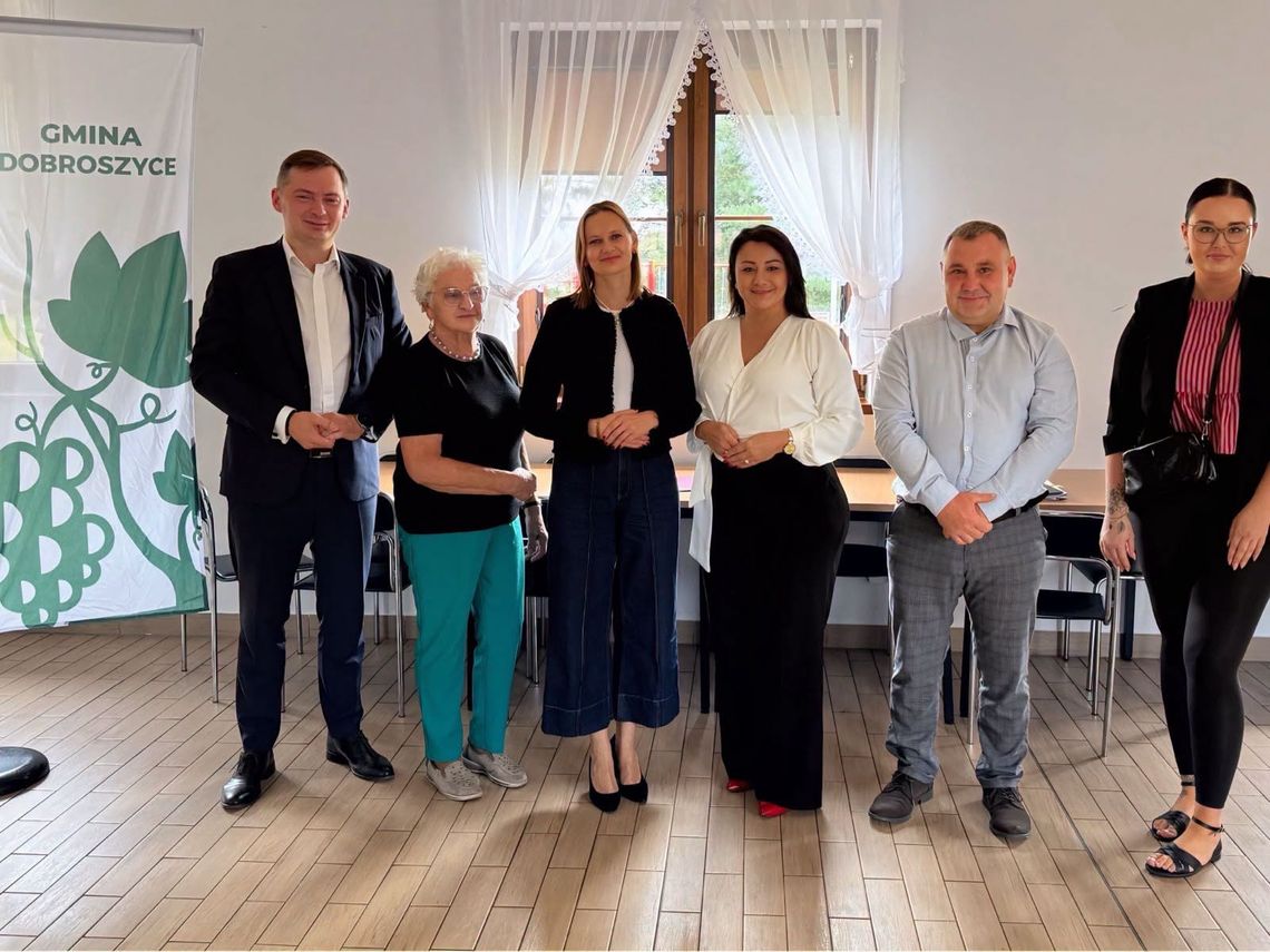 Inwestycje dla mieszkańców Gminy Dobroszyce. Umowa na remont świetlicy w Sadkowie podpisana