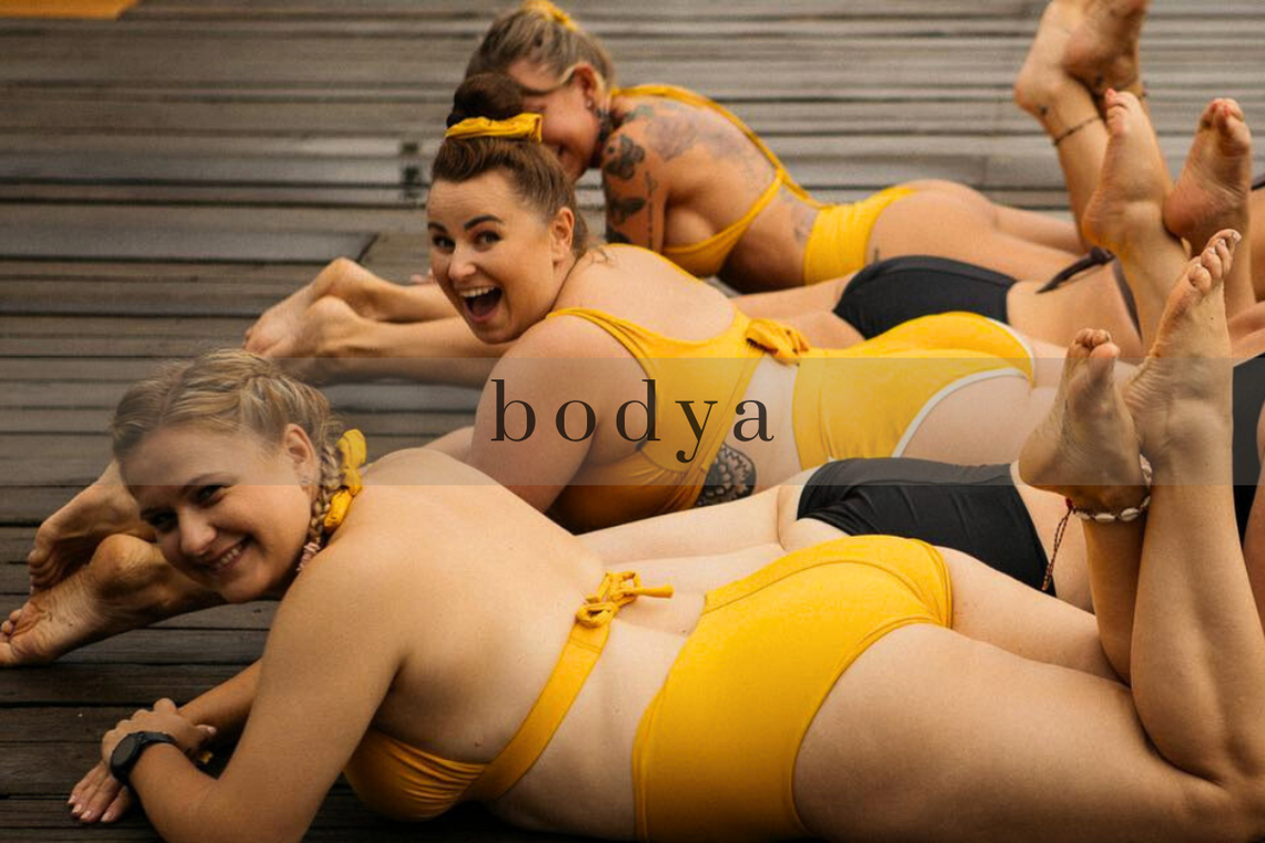 Jak dobrać strój kąpielowy do większej pupy i bioder?