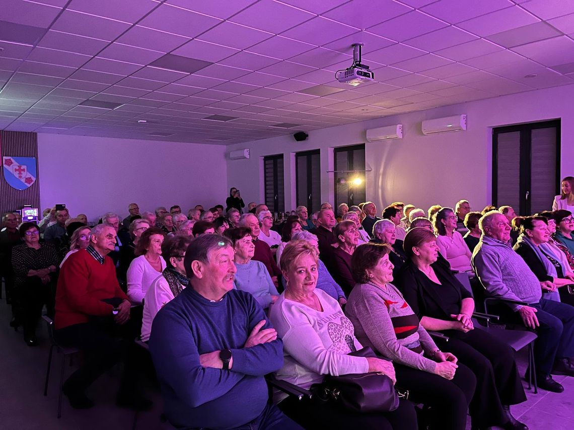 Jesień życia pełna radości! 78 osób już dołączyło do Klubu Seniora