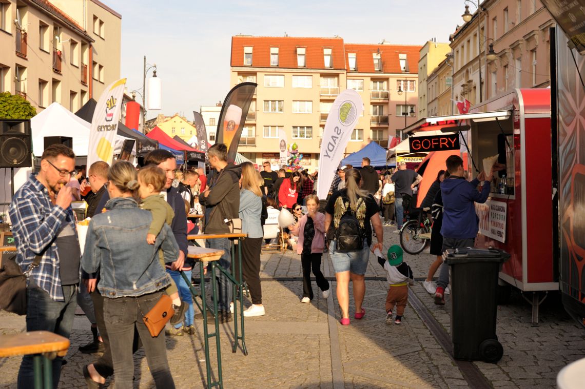 Już piją piwo na rynku w Oleśnicy