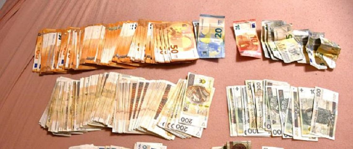 KAS wykryła nielegalny handel odzieżą w internecie na ponad 9,6 mln zł