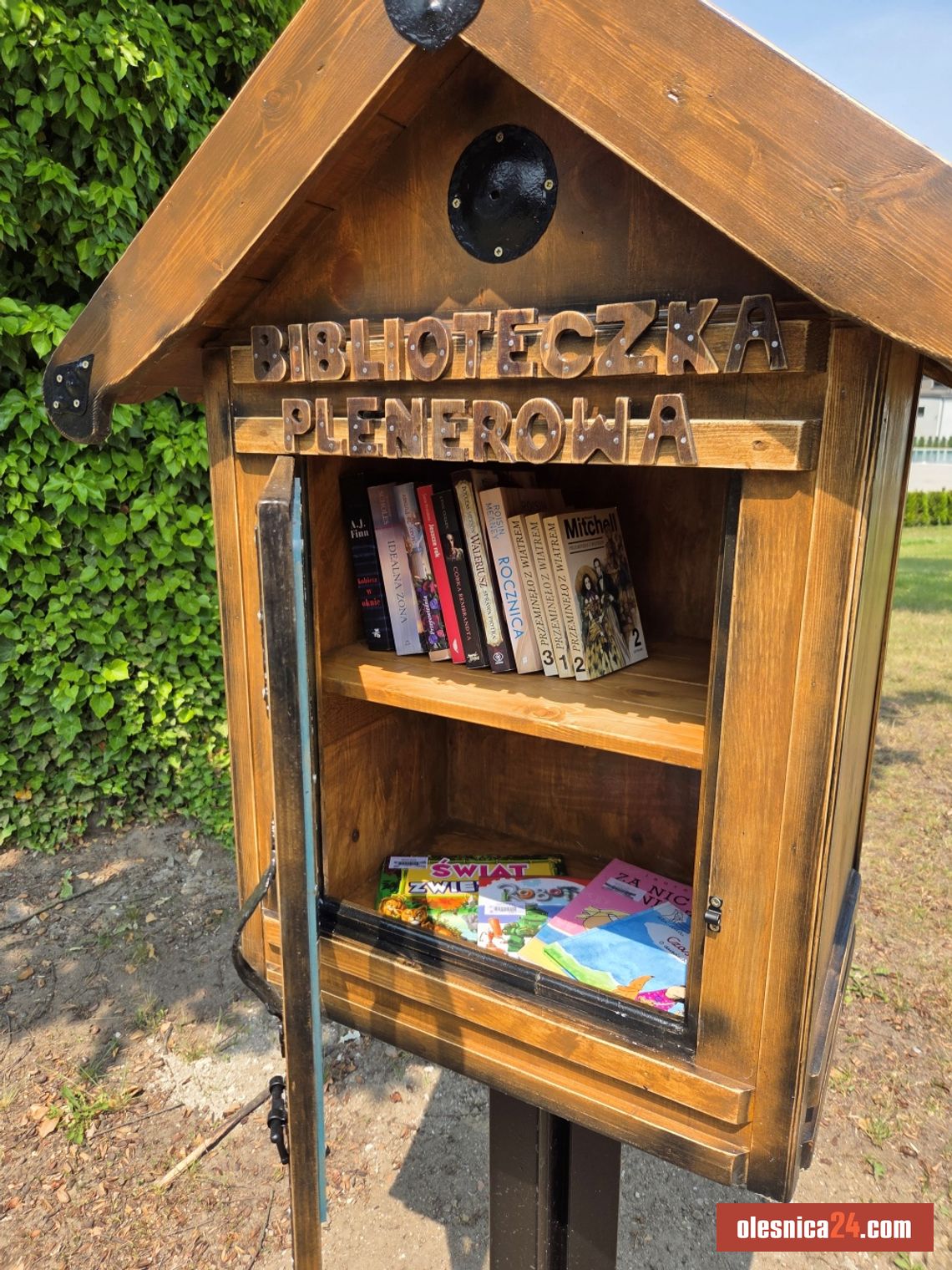 Kolejna biblioteczka plenerowa w Oleśnicy Kolejna biblioteczka plenerowa w Oleśnicy