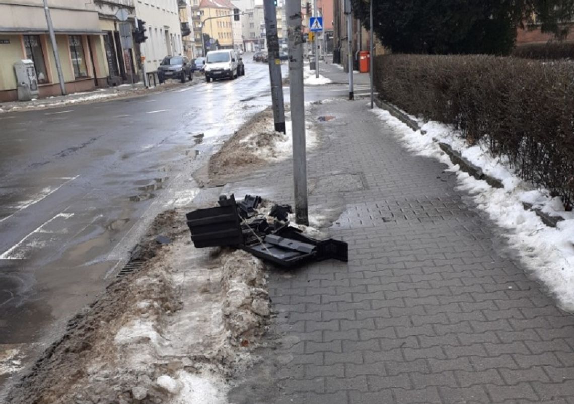 Kolejne zniszczenia na 3 Maja w Oleśnicy
