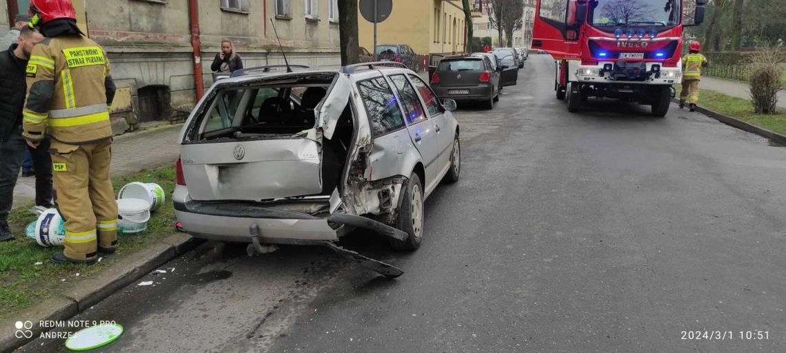 Kolizja aut w Oleśnicy