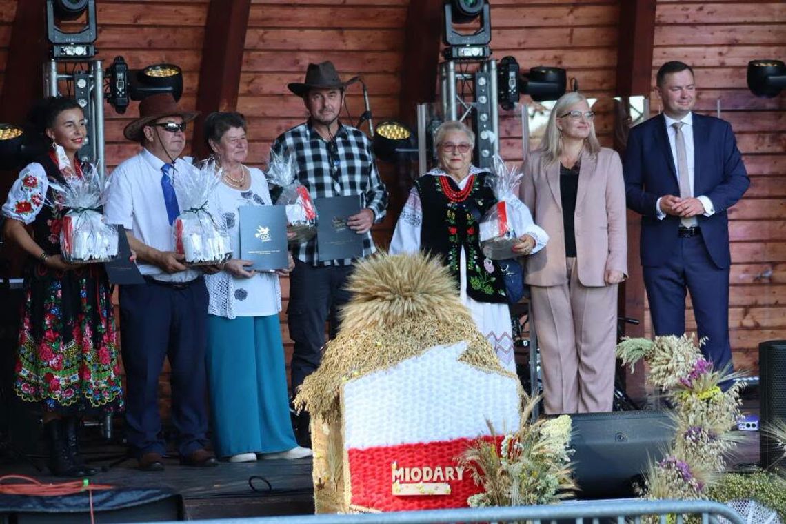 Kolorowo, tradycyjnie i z przytupem! Dożynki Gminy Dobroszyce już za nami Kolorowo, tradycyjnie i z przytupem! Dożynki Gminy Dobroszyce już za nami