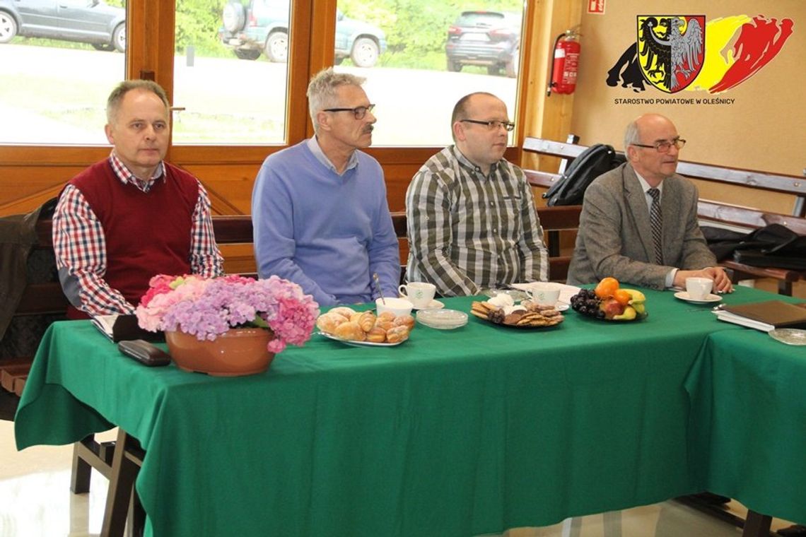 Komisja Rady Powiatu Oleśnickiego obradowała w Arboretum Leśnym