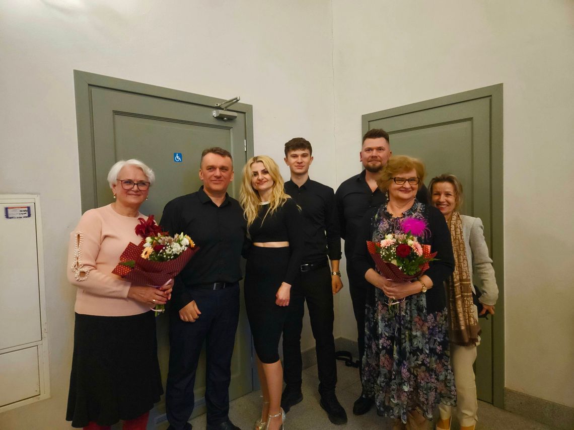 Koncert zespołu Falstart dla seniorów z okazji Dnia Kobiet