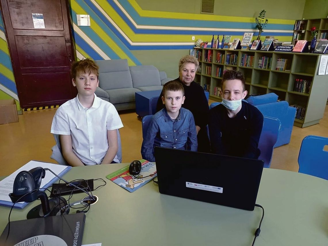 Konferowali online