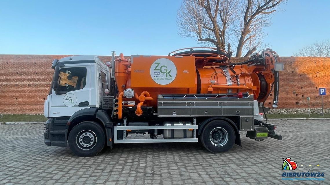 Koniec z zatkanymi rurami – ZGK ma broń, na którą czekali mieszkańcy Koniec z zatkanymi rurami – ZGK ma broń, na którą czekali mieszkańcy