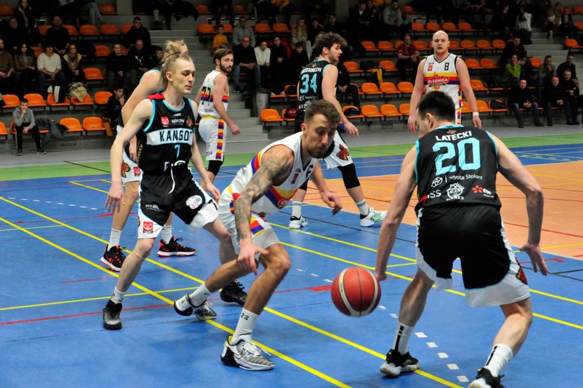 Koszykarze Team-Plastu Oleśnica na zwycięskiej ścieżce (FOTORELACJA)
