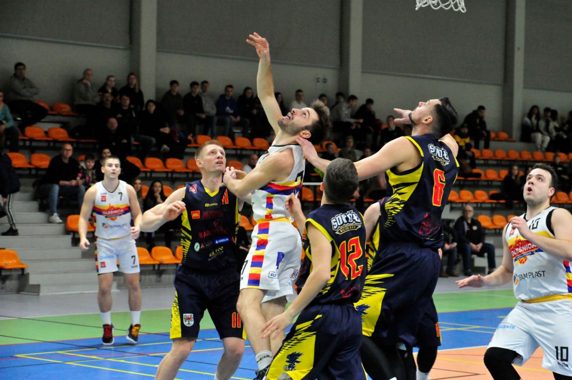 Koszykarze Team-Plastu Oleśnica zagrali z liderem II ligi (FOTORELACJA)