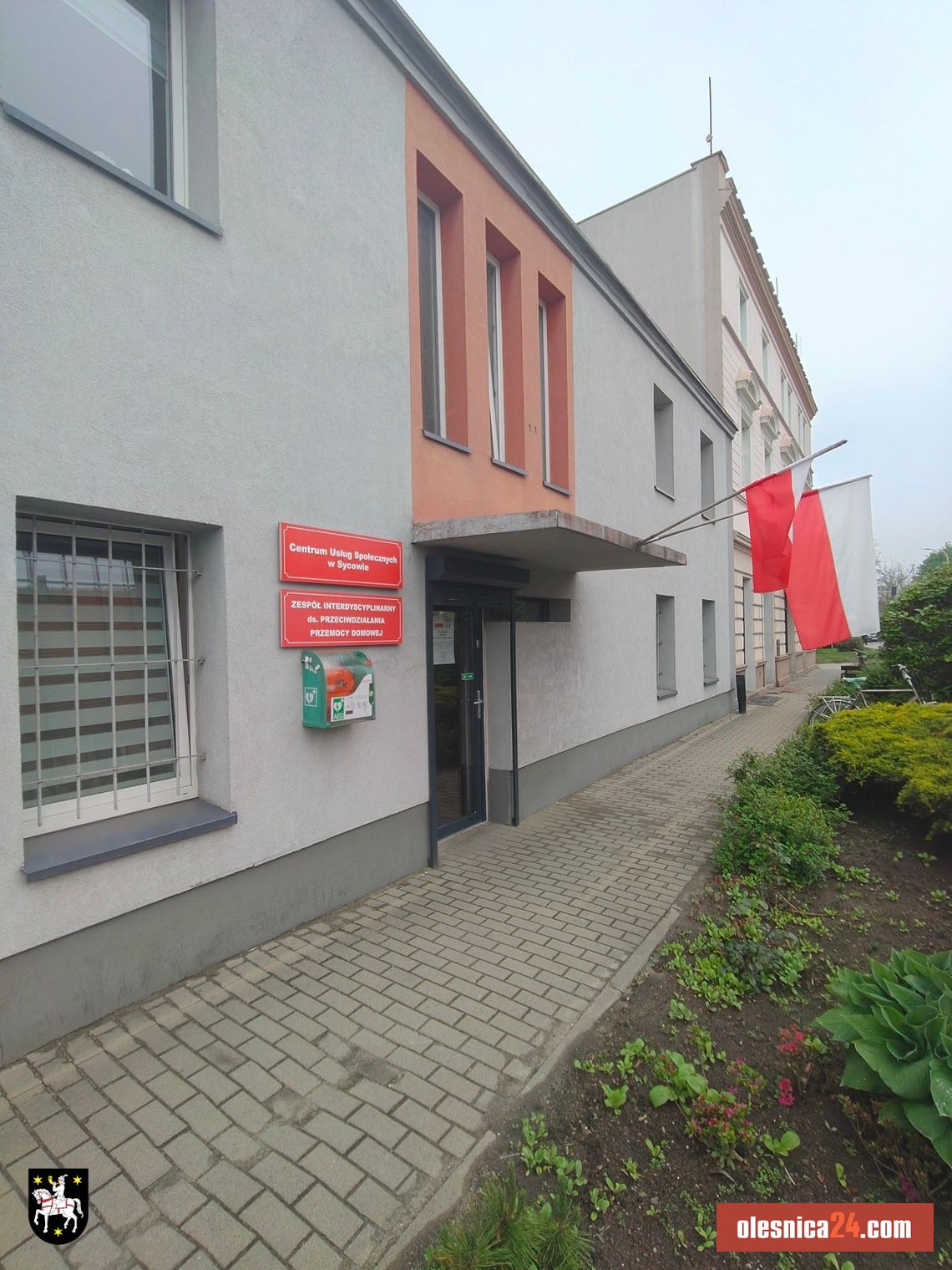 Ktoś chciał ukraść defibrylator