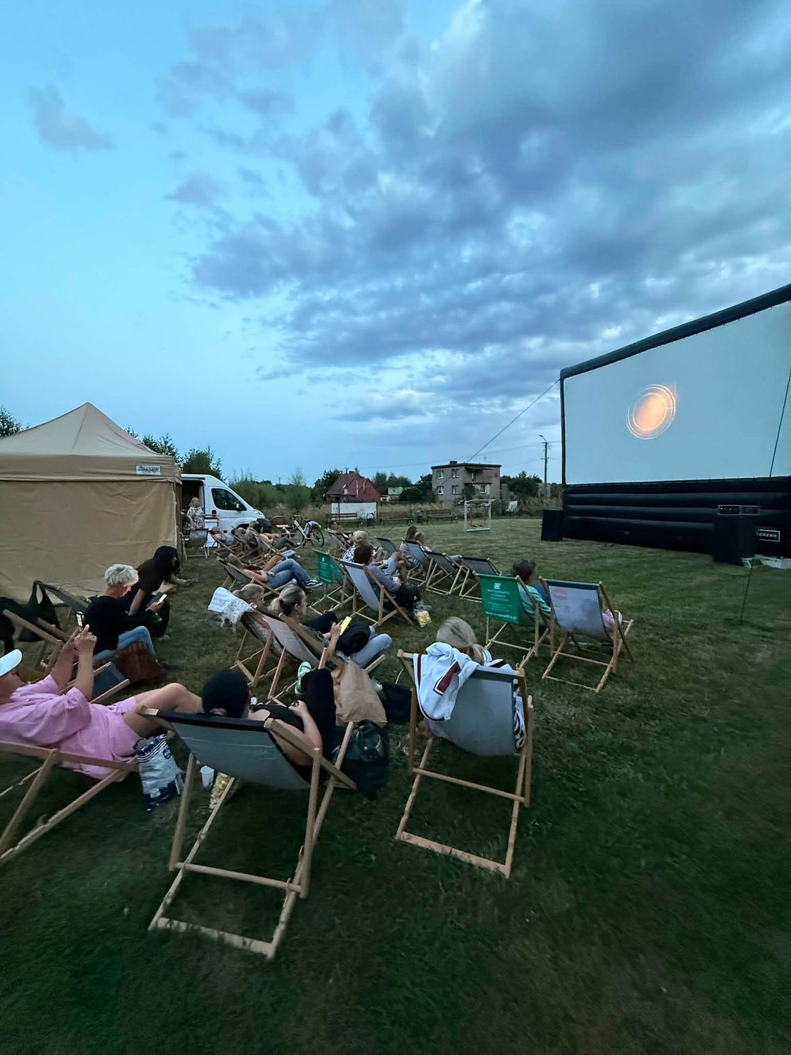 Kultura w Sycowie: kino pod chmurką, smocze przygody i emocje przy szachownicy Kultura w Sycowie: kino pod chmurką, smocze przygody i emocje przy szachownicy