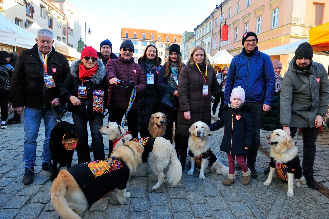 Kwestowali i licytowali na rzecz WOŚP na oleśnickim rynku