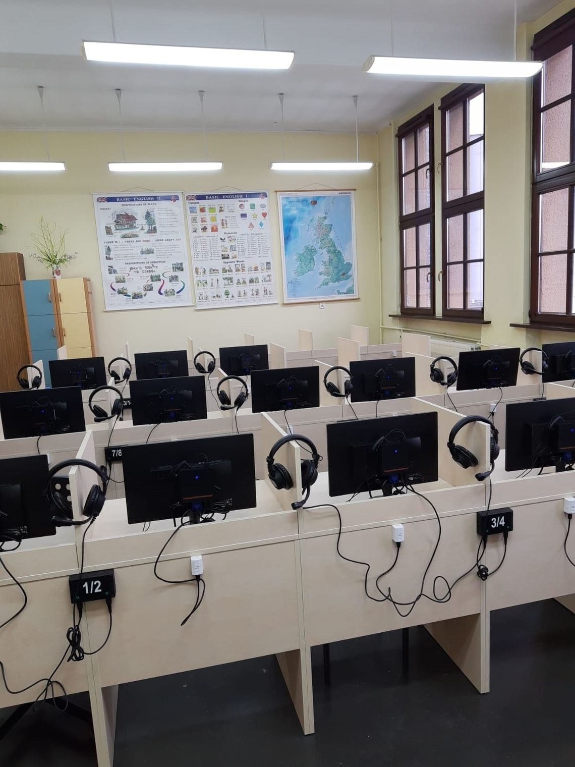 Laboratorium językowe w SP7 w Oleśnicy już gotowe