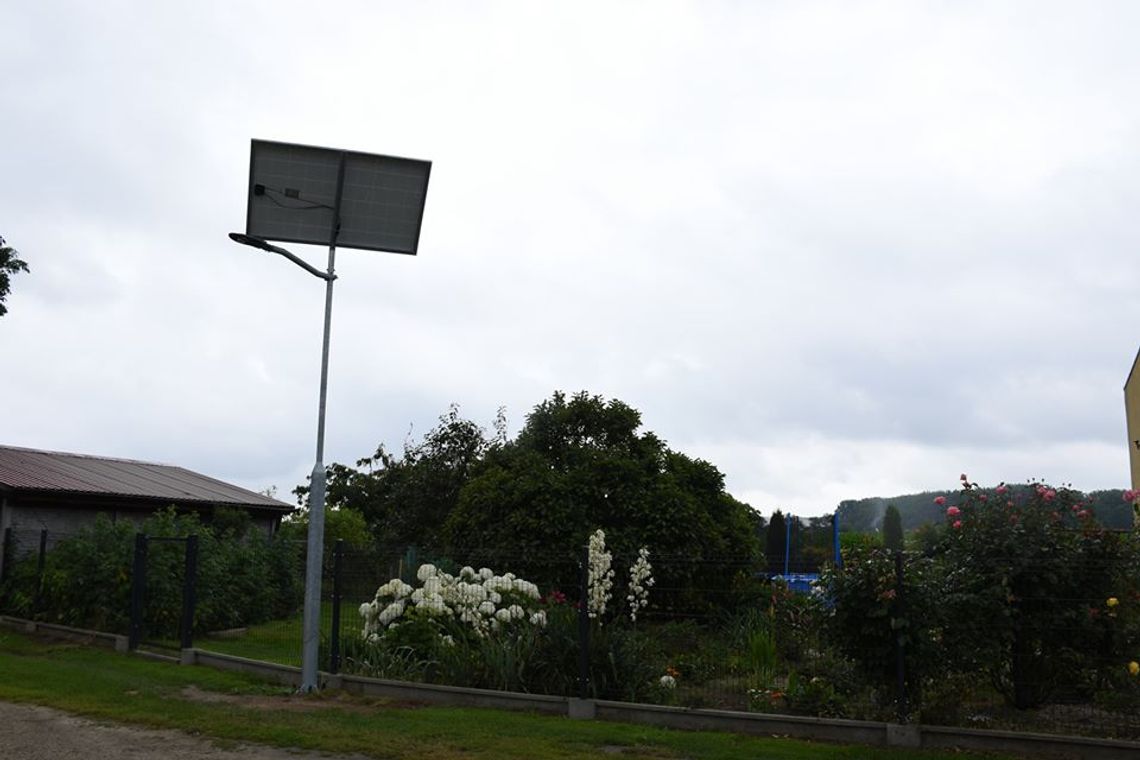 Lampy solarne świecą w gminie Bierutów