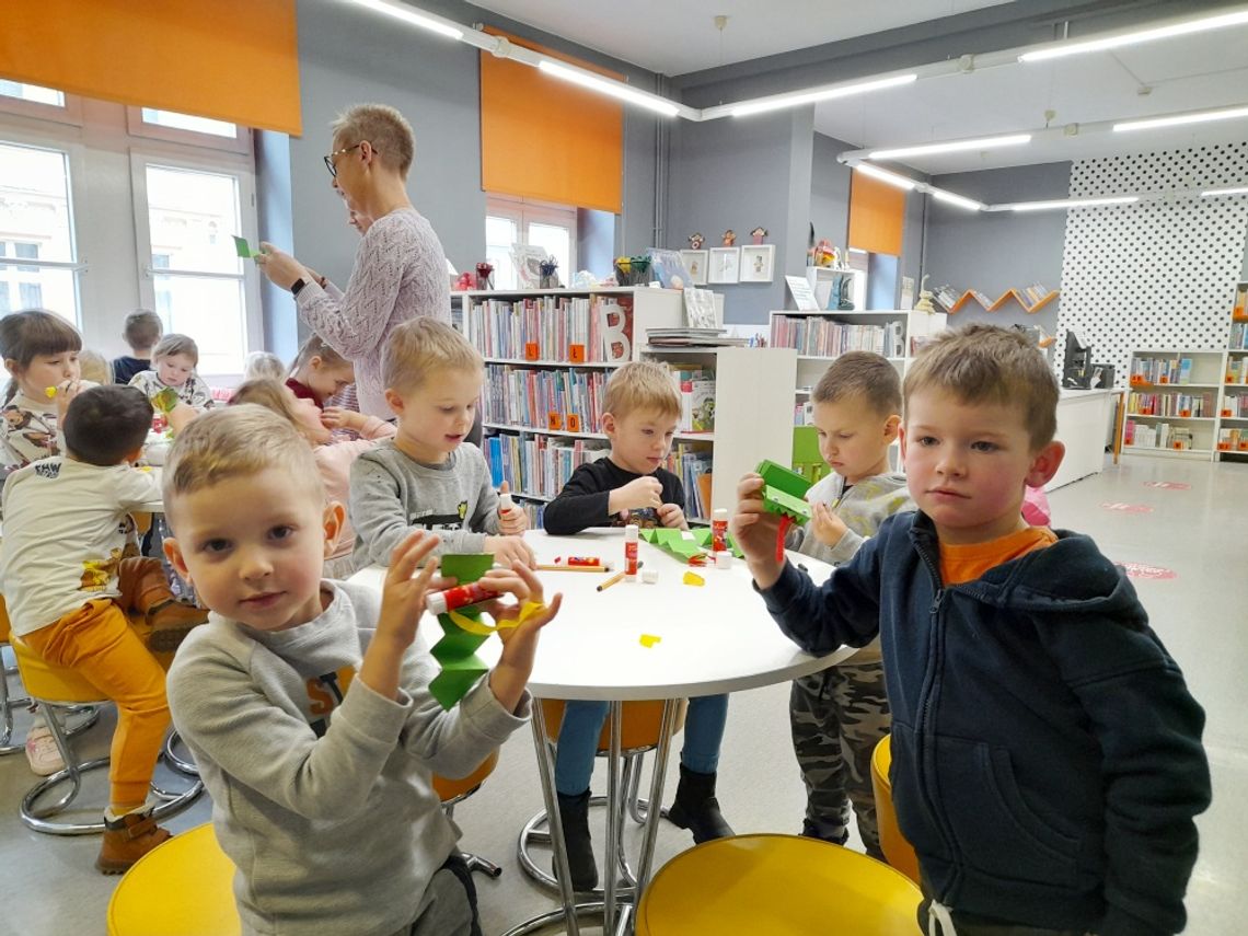 Lekcja biblioteczna dla "Motylków" z Przedszkola "Zielone Ogrody" w Oleśnicy