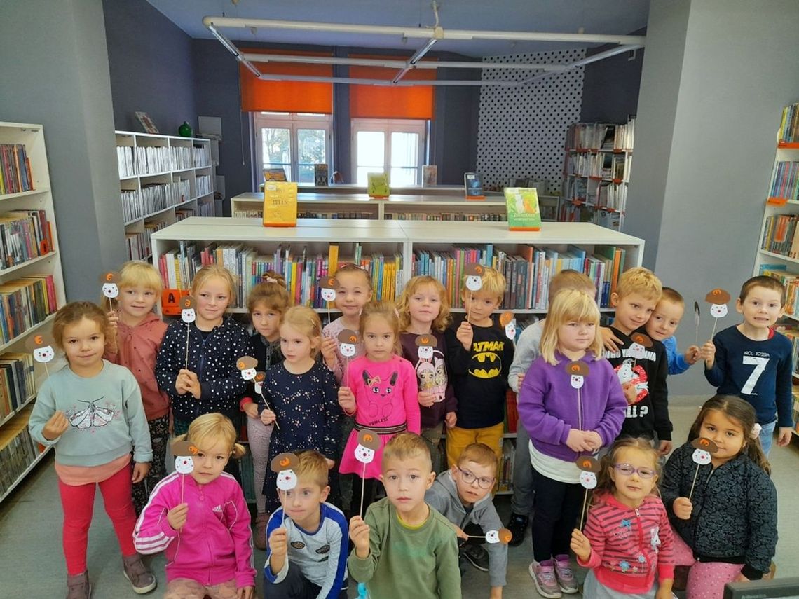 Lekcja biblioteczna z Ekoludkami z Przedszkola nr 6 w Oleśnicy