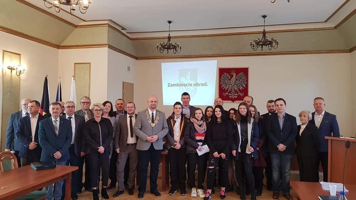 Licealiści na sesji Rady Miejskiej w Sycowie