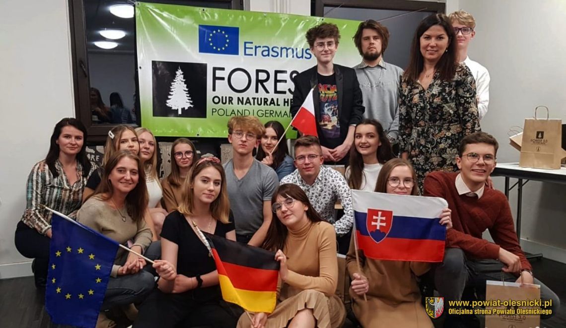 Licealiści z Sycowa zasadzili w Niemczech drzewa przyjaźni