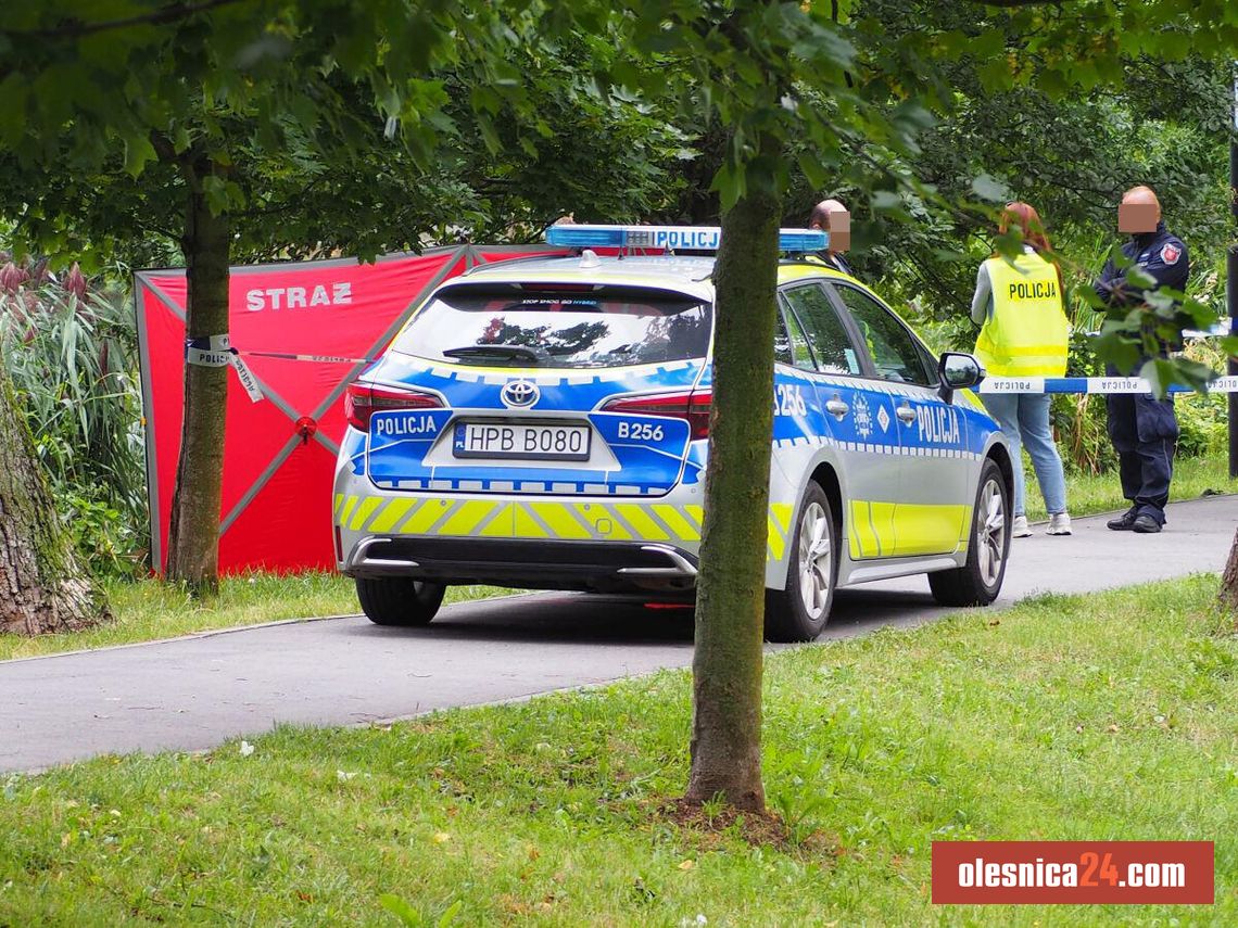 Makabryczne odkrycie w Parku nad Stawami. Ciało kobiety zauważył wędkarz Makabryczne odkrycie w Parku nad Stawami. Ciało kobiety zauważył wędkarz