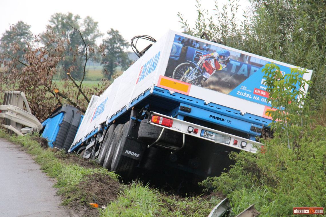 Man w rowie pomiędzy Ligotą Wielka a Oleśnicą