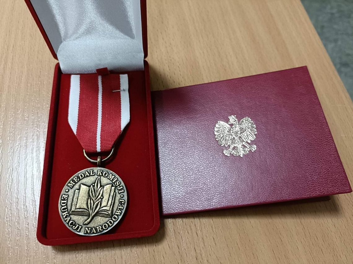 Medal Komisji Edukacji Narodowej dla nauczycielki z Twardogóry