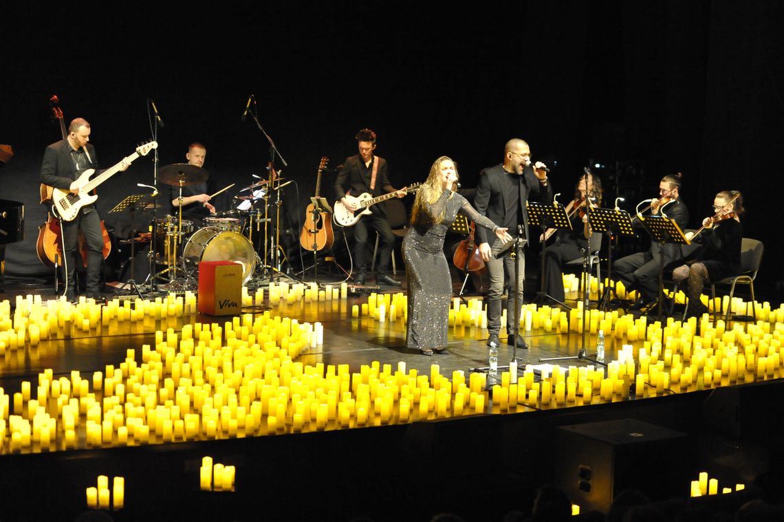 Melodie srebrnego ekranu w blasku 1000 świec Melodie srebrnego ekranu w blasku 1000 świec