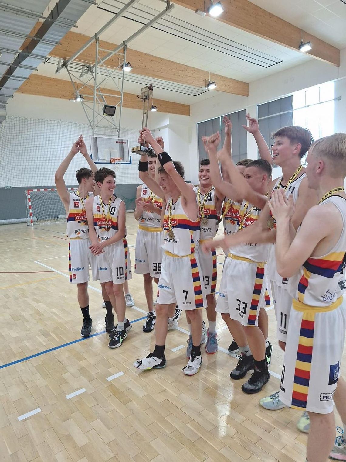 Młodzi koszykarze z Oleśnicy mistrzami DALK