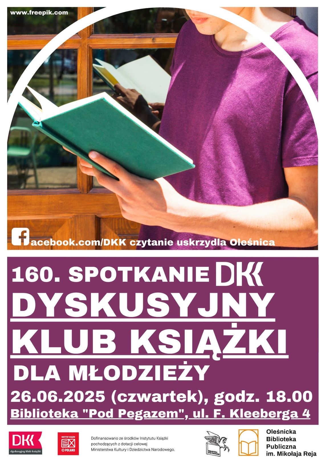 Młodzież dyskutuje o książkach. Dołącz!