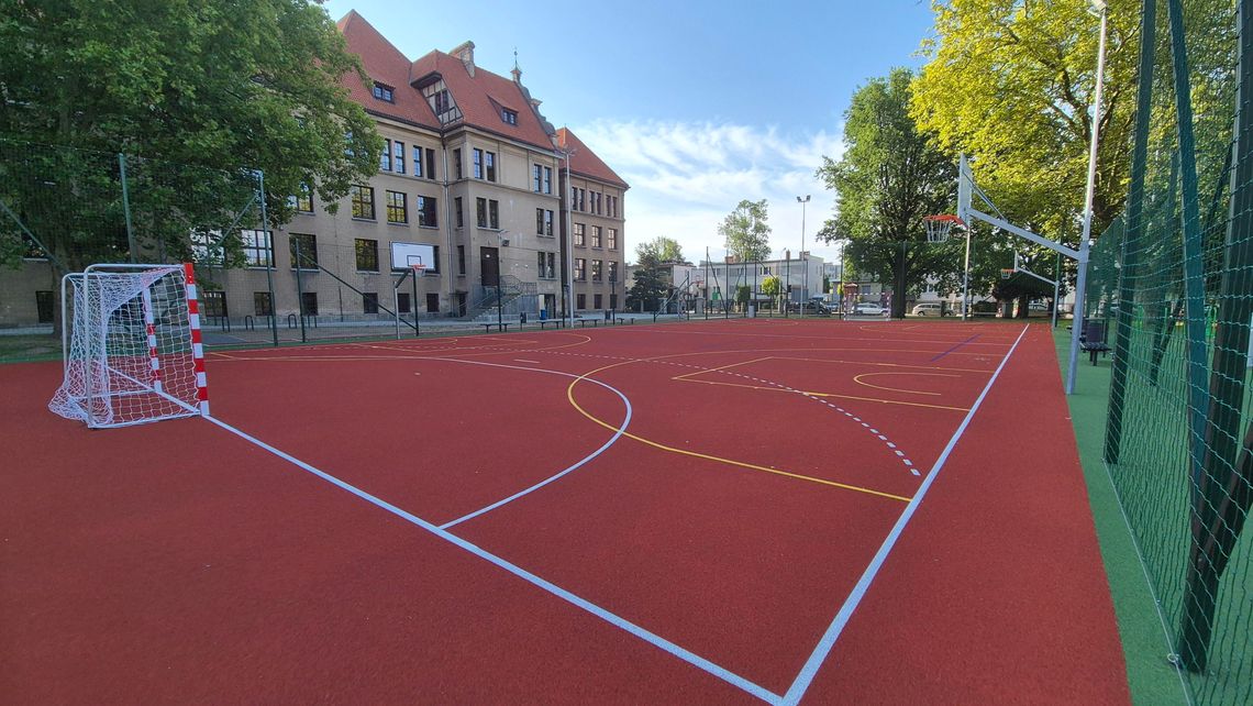Modernizacja szkół i przedszkoli w powiecie oleśnickim. Nowe boiska, termomodernizacje i poprawa infrastruktury Modernizacja szkół i przedszkoli w powiecie oleśnickim. Nowe boiska, termomodernizacje i poprawa infrastruktury