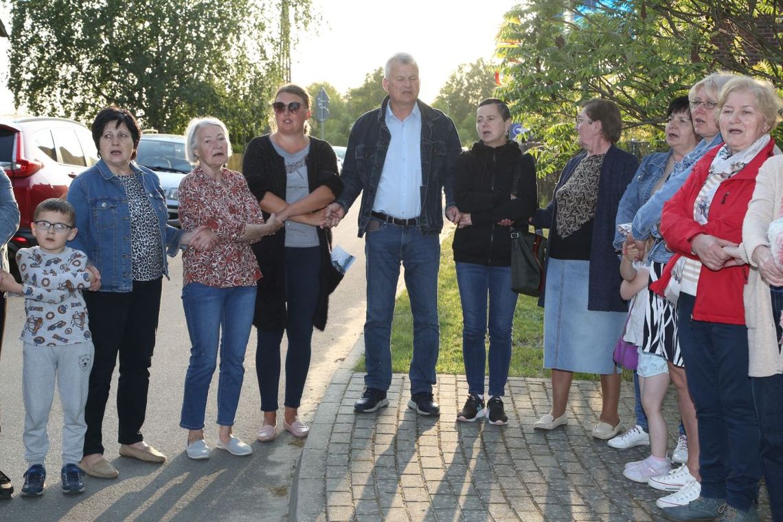 Modlili się i śpiewali na chwałę Maryi Modlili się i śpiewali na chwałę Maryi