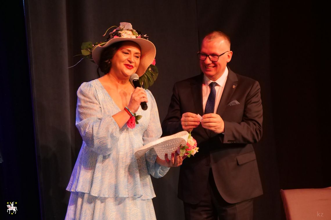 Muzyczne święto pań w Sycowie. „Piosenki z kapelusza” zachwyciły publiczność z okazji Dnia Kobiet