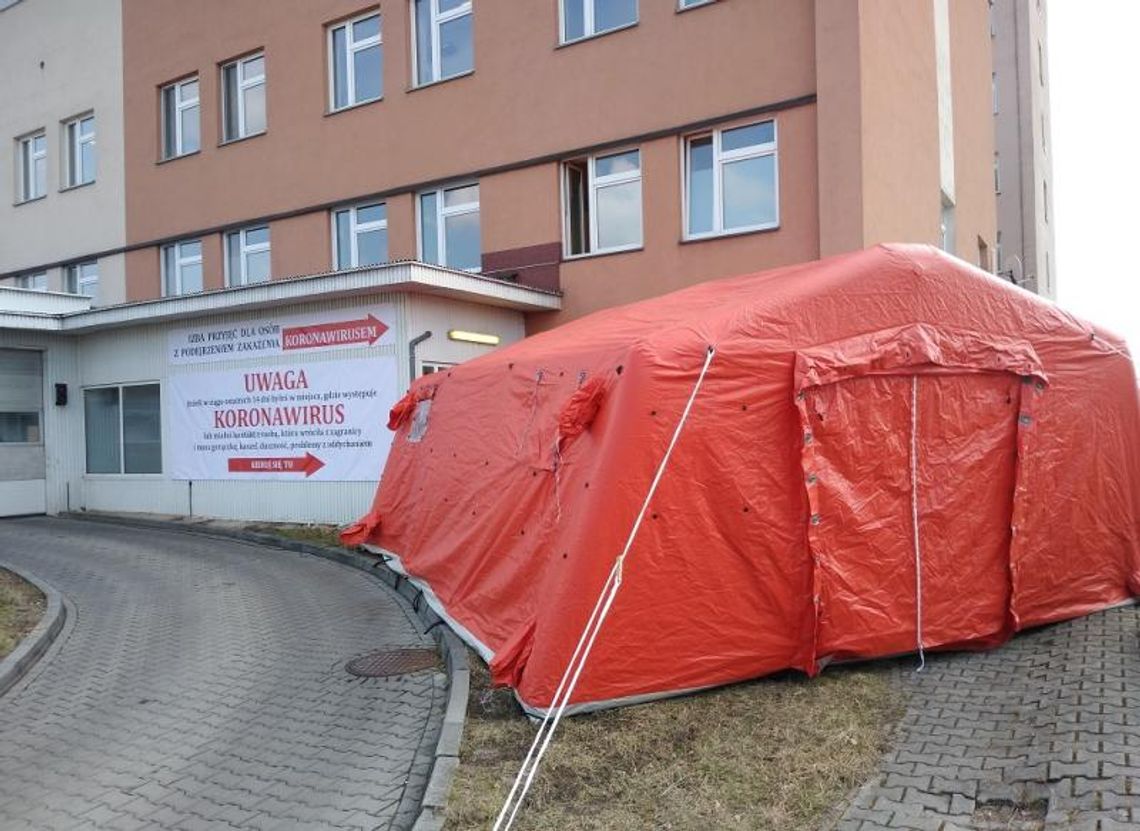 Namioty staną przed szpitalem