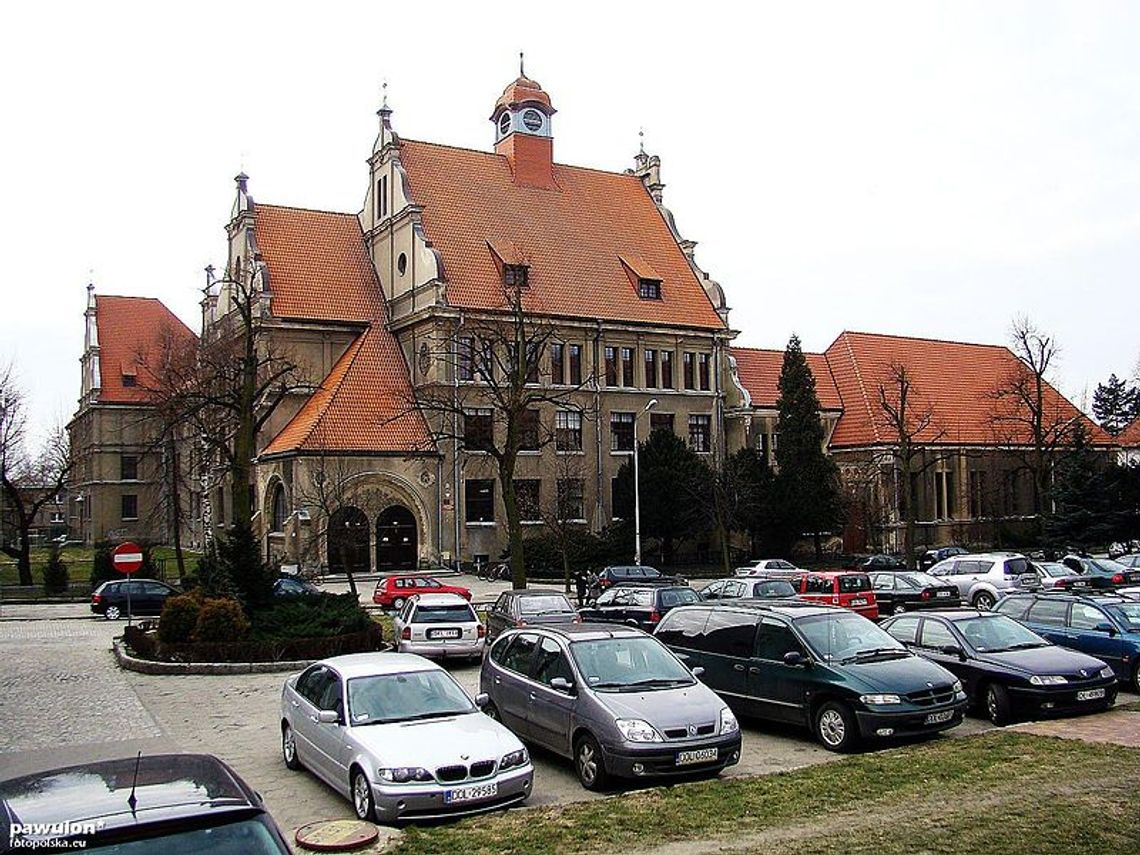 NASZ NEWS: Pierwsza szkoła w powiecie oleśnickim przechodzi na nauczanie zdalne