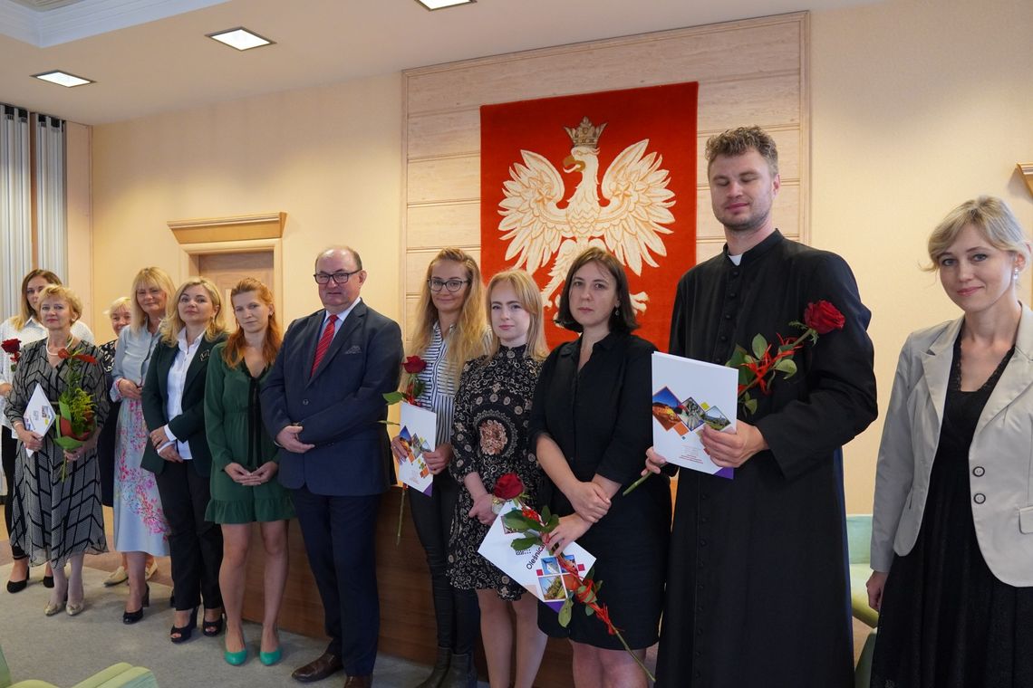 Nauczycielom z Oleśnicy wręczono akty mianowania
