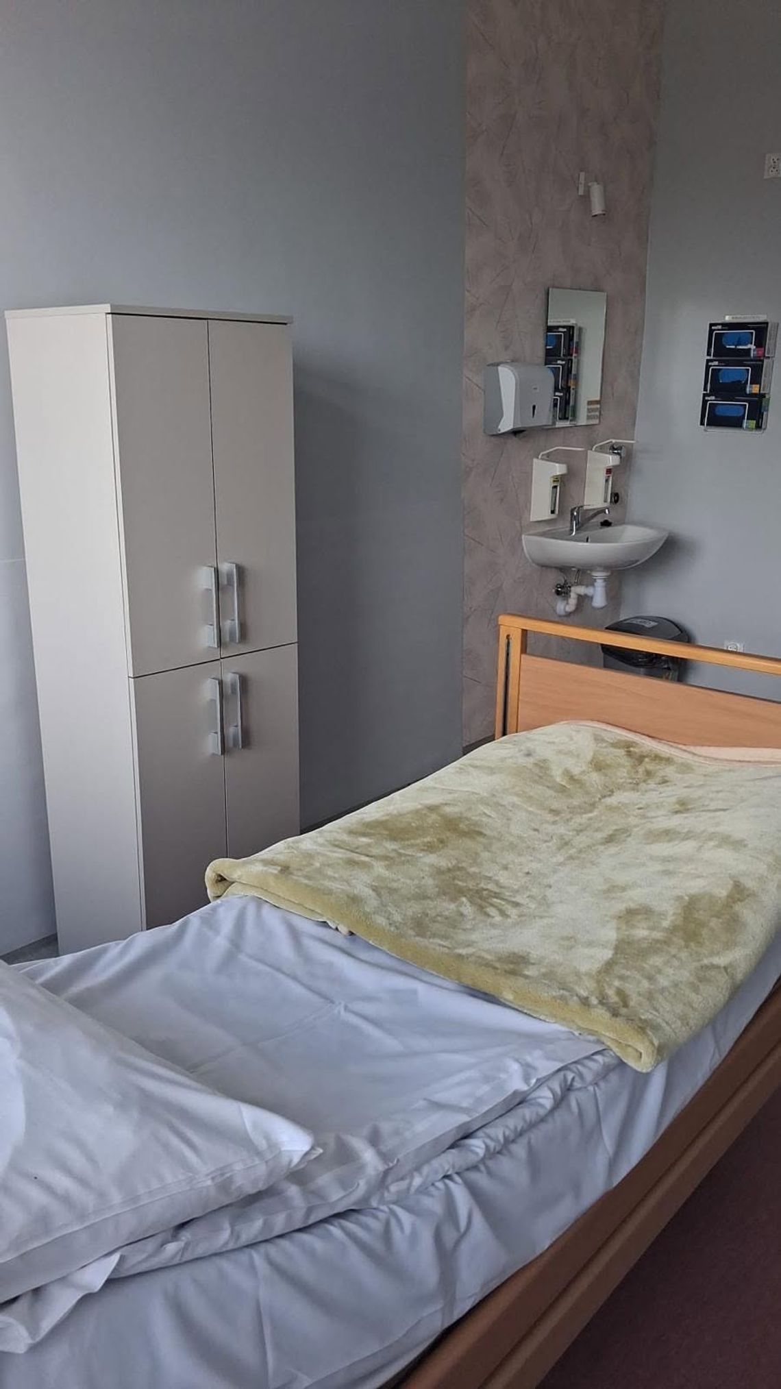 Nowe szafki dla pacjentów Powiatowego Zespołu Szpitali