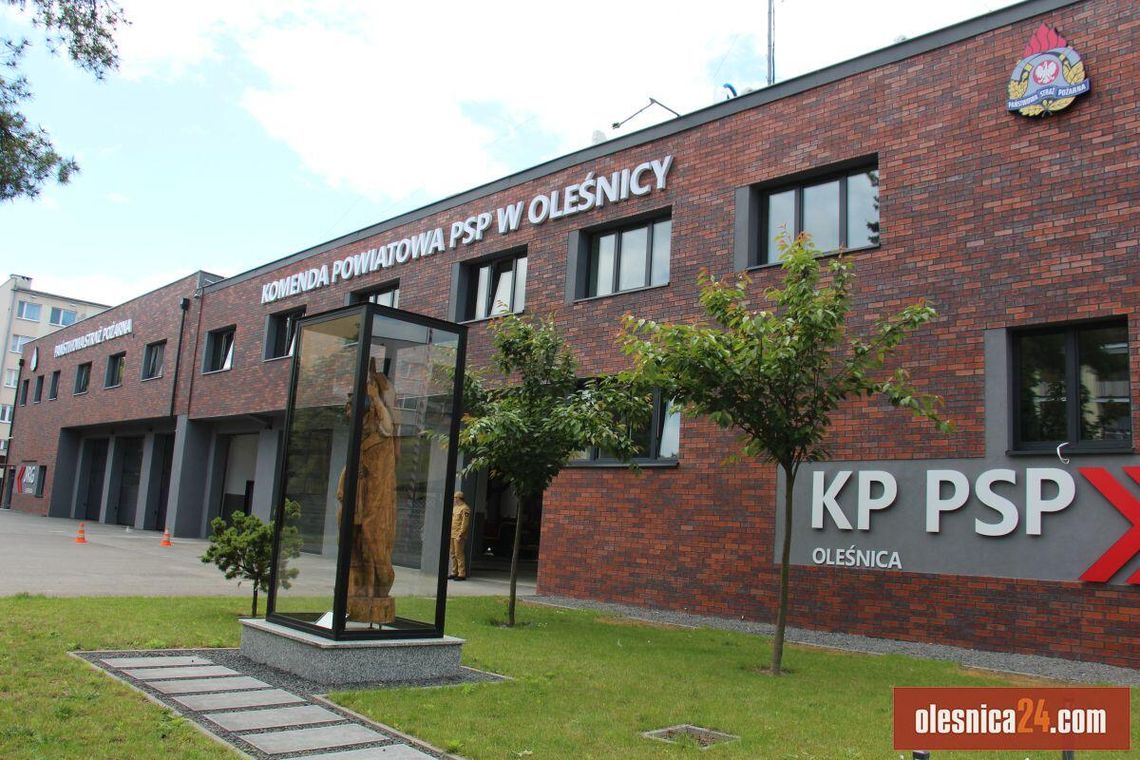 Nowa siedziba strażaków w Oleśnicy. O godzinie 8 będzie codziennie dzwonił dzwon