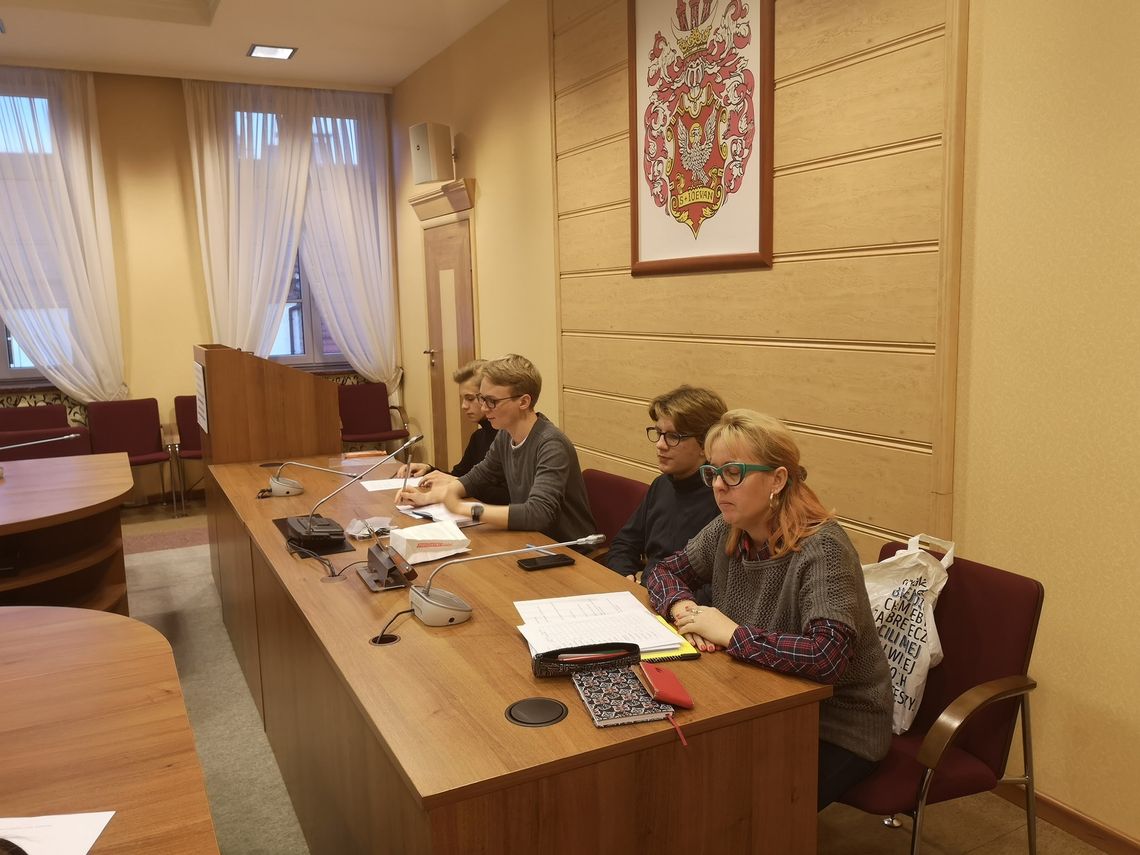 Obradowała Młodzieżowa Rady Miasta Oleśnicy Obradowała Młodzieżowa Rady Miasta Oleśnicy