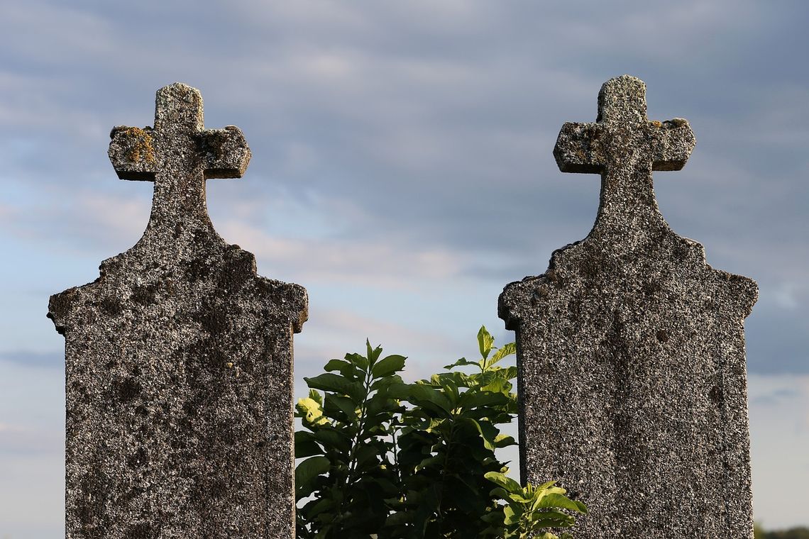 ODROCZONA ŚMIERĆ. JEDEN POBIŁ I ZABIŁ. DRUGI ZABIŁ I UCIEKŁ