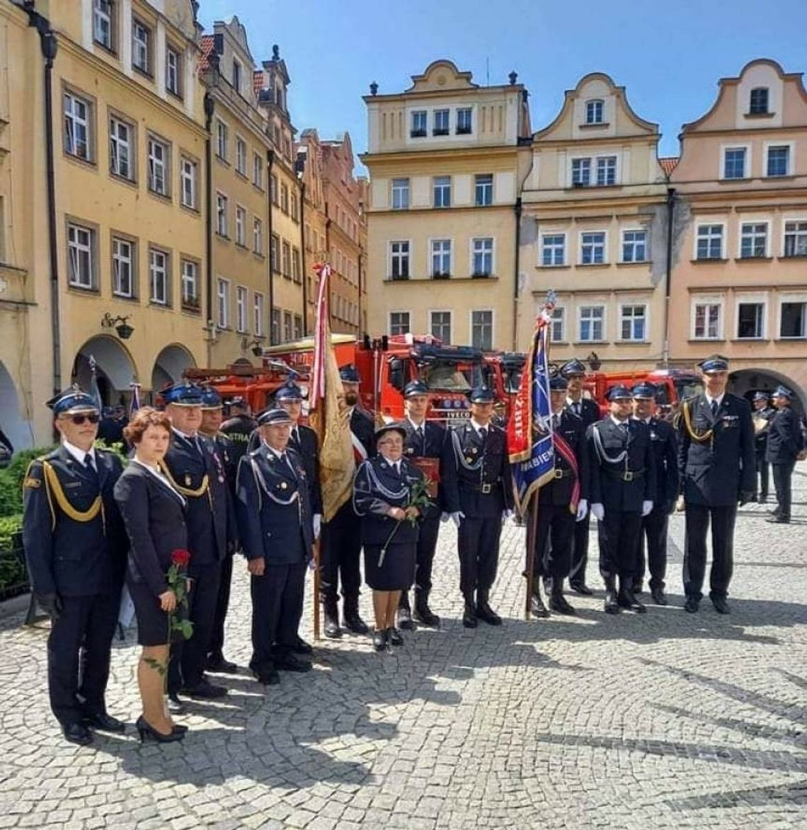 Odznaczenia i awanse strażaków z powiatu oleśnickiego 
