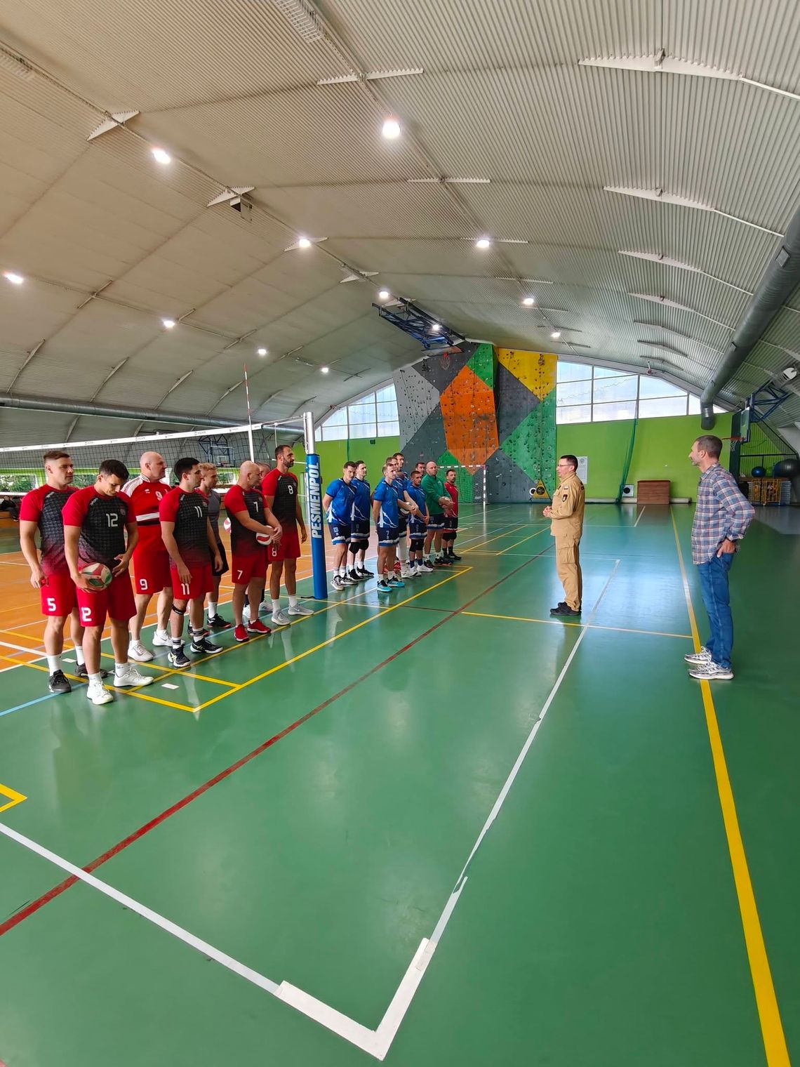 Ogień na parkiecie w Sycowie! Zacięta walka strażaków o awans do Mistrzostw Województwa Ogień na parkiecie w Sycowie! Zacięta walka strażaków o awans do Mistrzostw Województwa