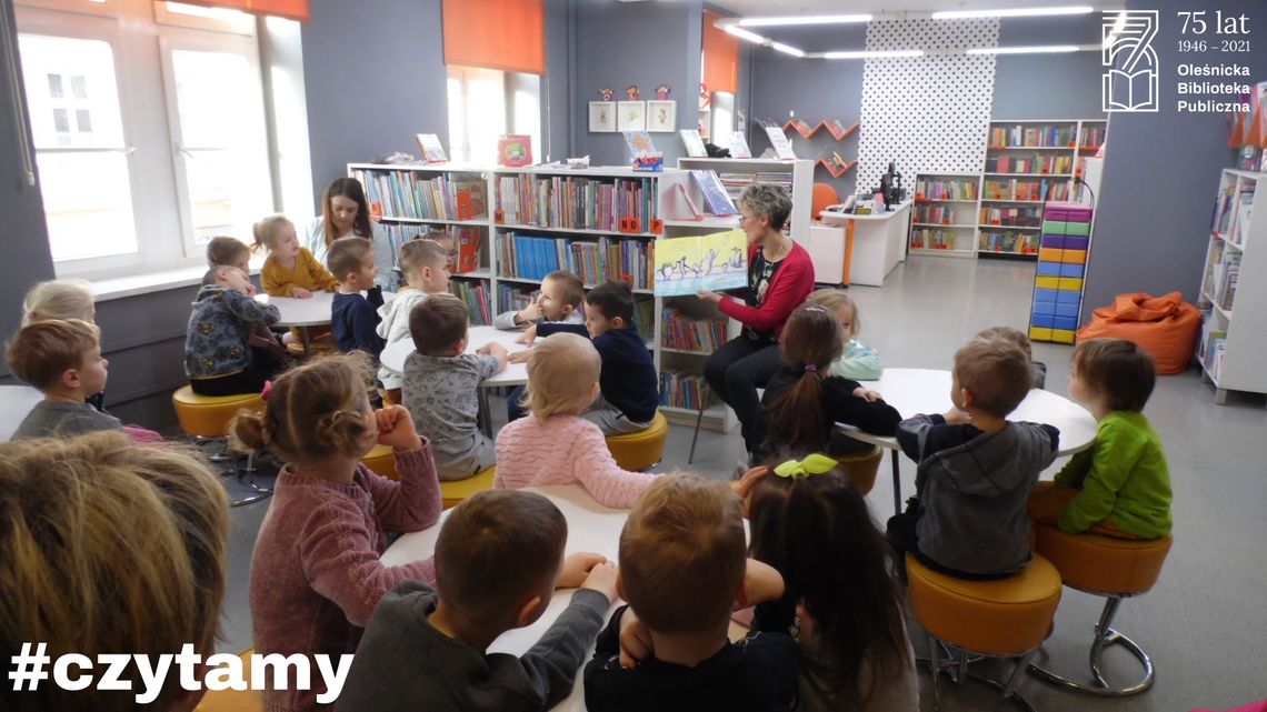 Ogólnopolski Dzień Głośnego Czytania w bibliotece w Oleśnicy
