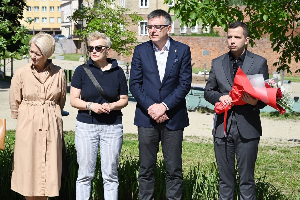 Oleśnica uczciła 144. rocznicę urodzin prof. Antoniego Cieszyńskiego Oleśnica uczciła 144. rocznicę urodzin prof. Antoniego Cieszyńskiego