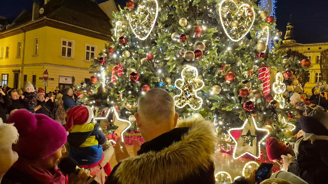 Oleśnicka choinka rozświetlona!